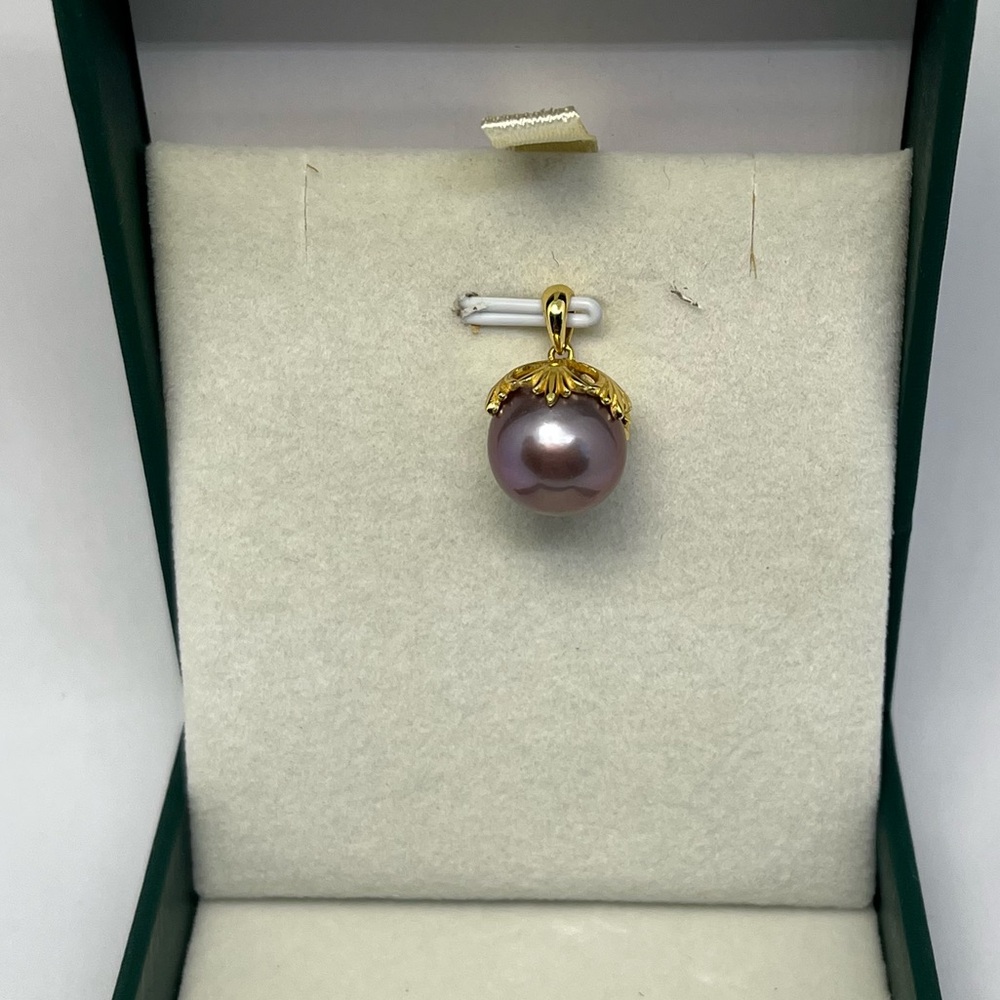 Elegant Gold and Purple Pearl Pendant
